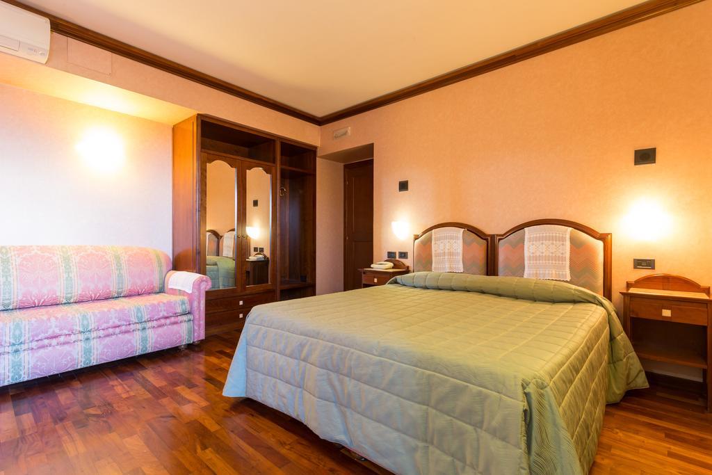 Albergo Del Teatro Spello Esterno foto