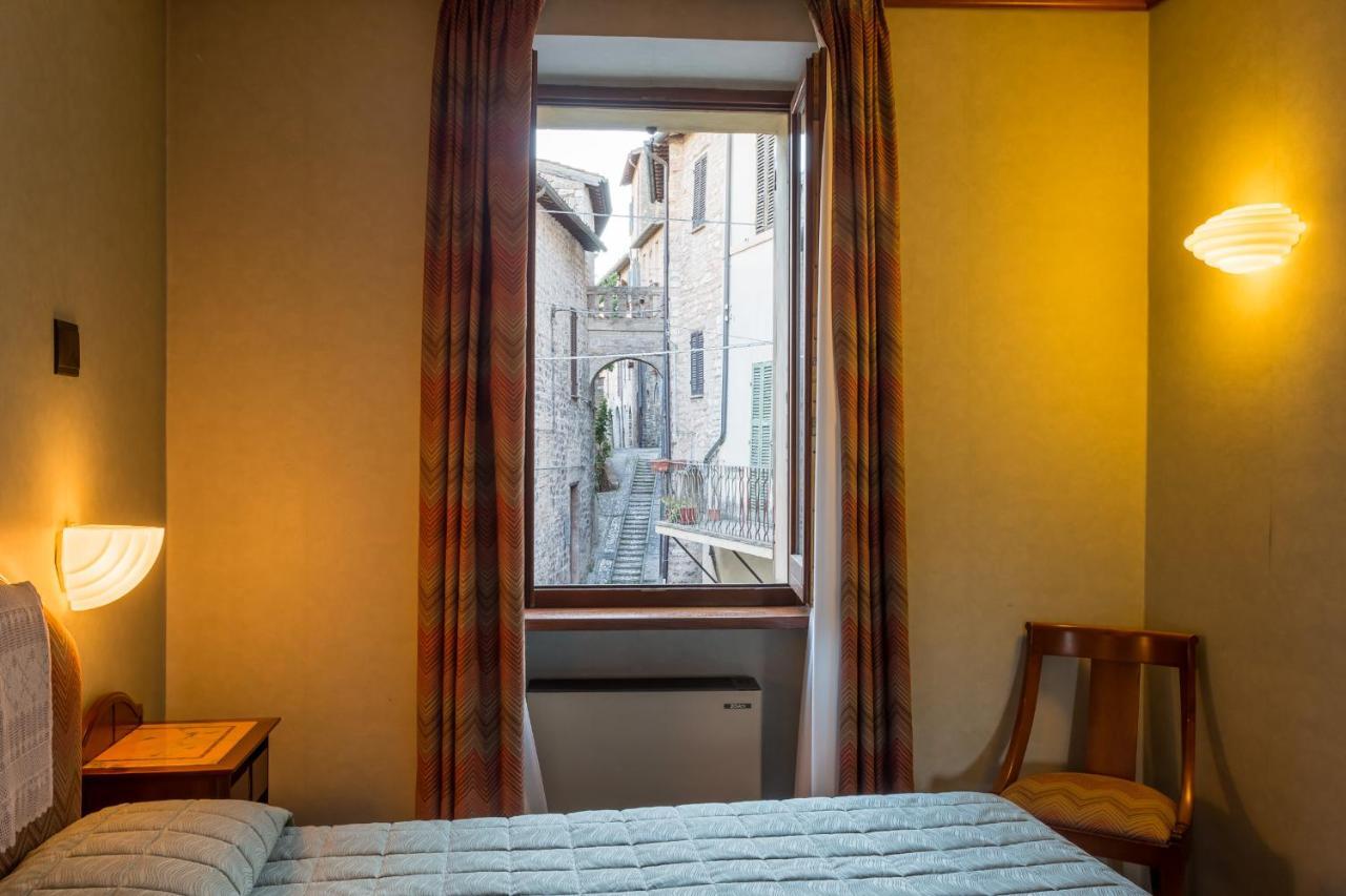 Albergo Del Teatro Spello Esterno foto